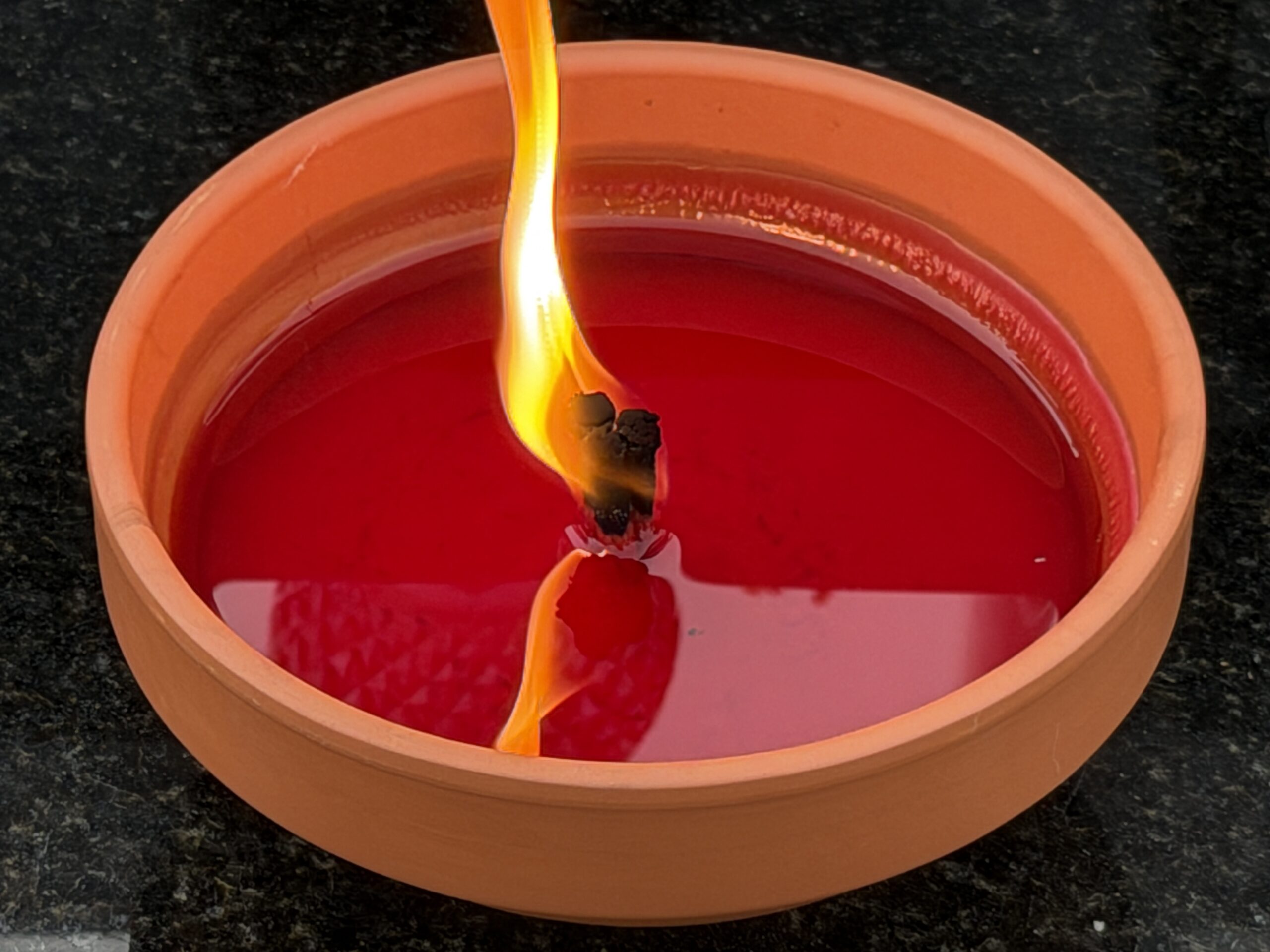 Zaduszki- dzień pamięci, światła i kwiatów