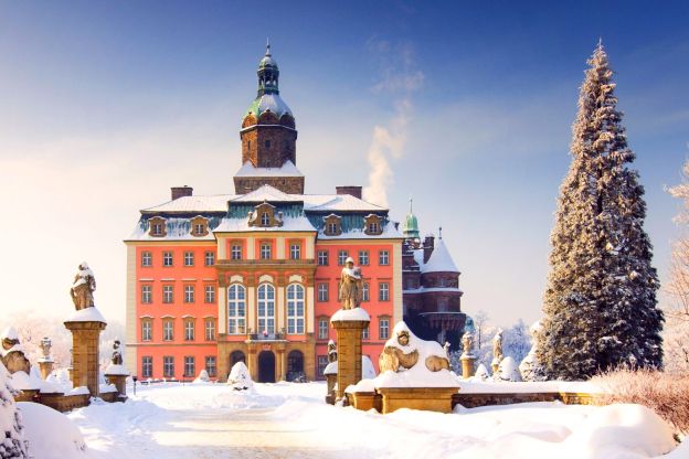 Florystyczny akcent Archonu na wystawie „Magii Świąt- Royal Christmas”. Świąteczne otwarcie sezonu w Zamku Książ